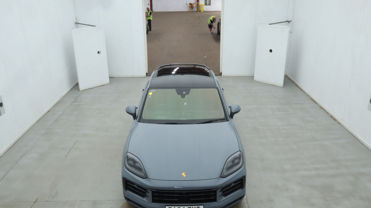 Porsche Cayenne Image 7