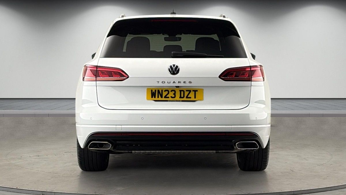 Volkswagen Touareg Image 4