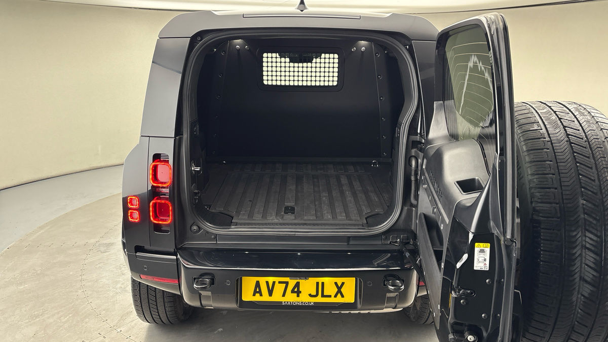 Land Rover Defender 90 Image 11