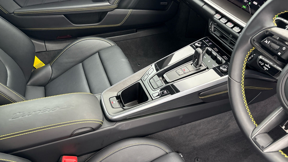 Porsche 911 Image 18