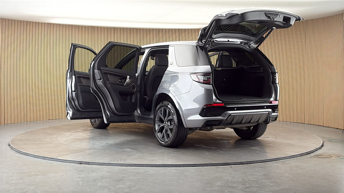 Land Rover Discovery Sport Image 23