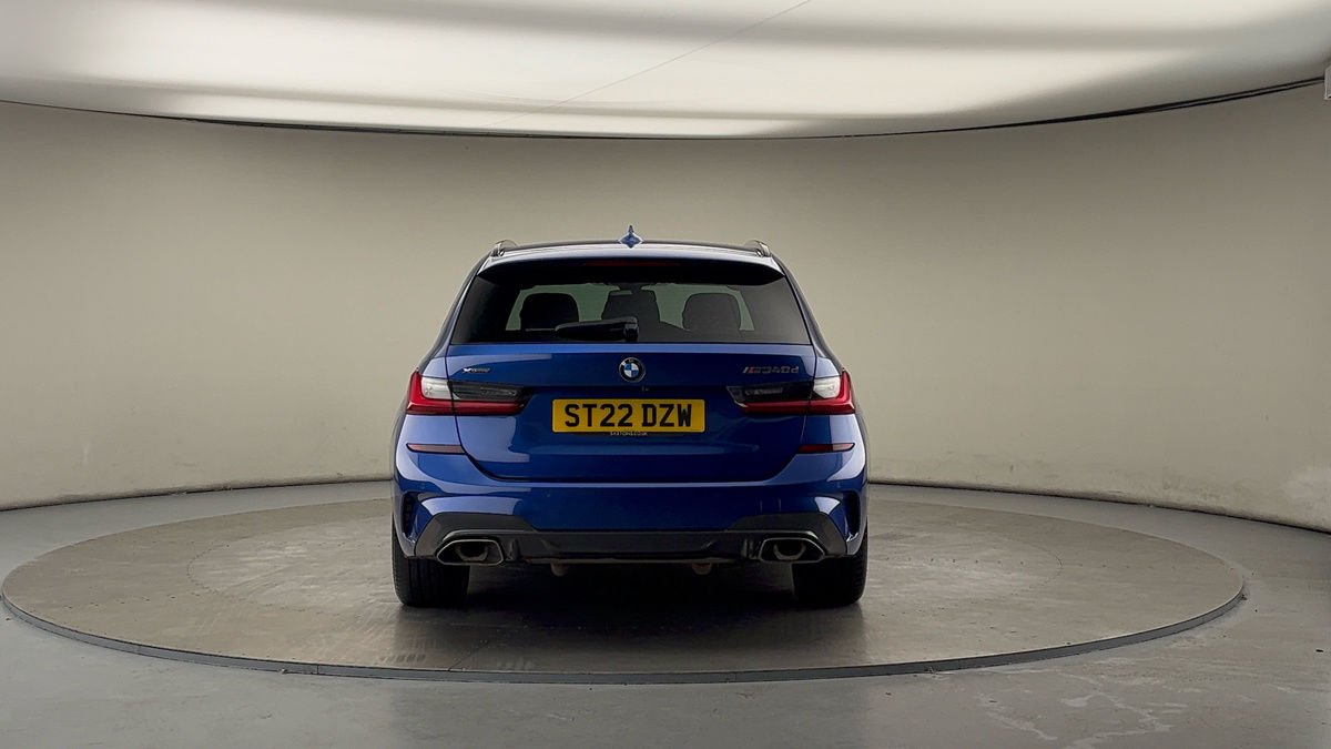 BMW 3 Series Image 4