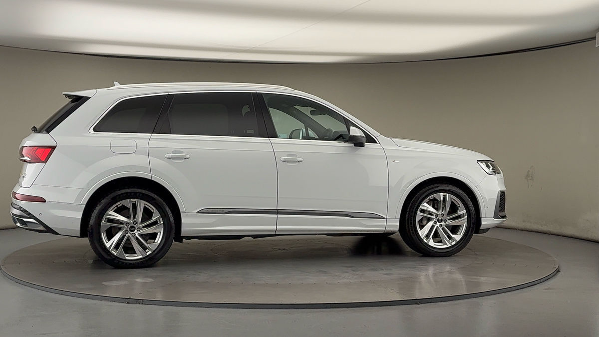 More views of Audi Q7