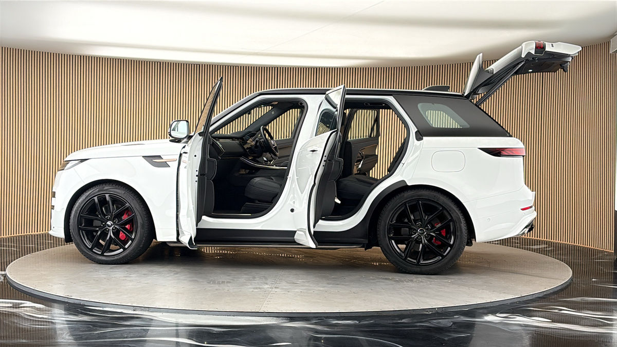More views of Land Rover Range Rover Sport