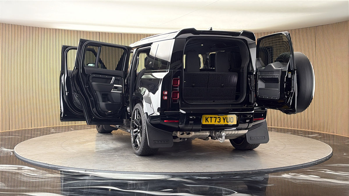 More views of Land Rover Defender 110
