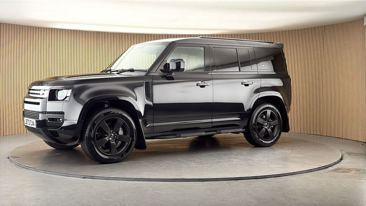 More views of Land Rover Defender 110
