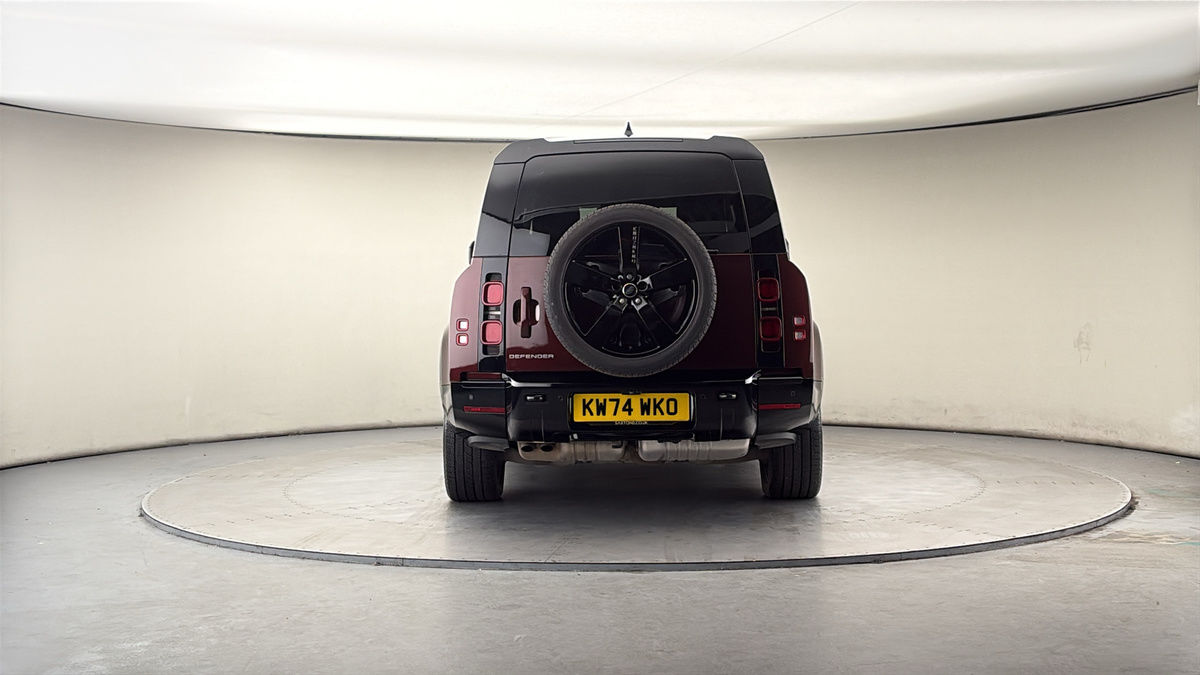 Land Rover Defender 130 Image 4