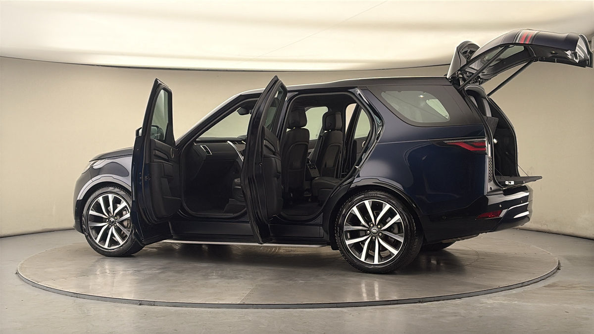 More views of Land Rover Discovery