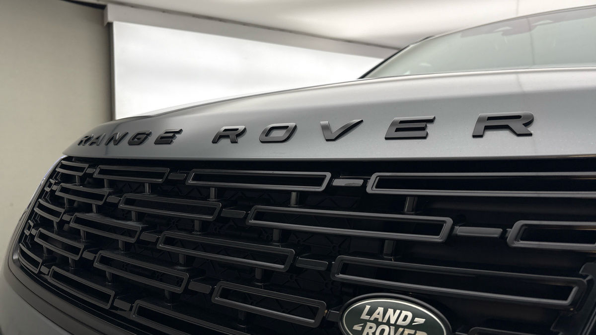 Land Rover Range Rover Velar Image 24