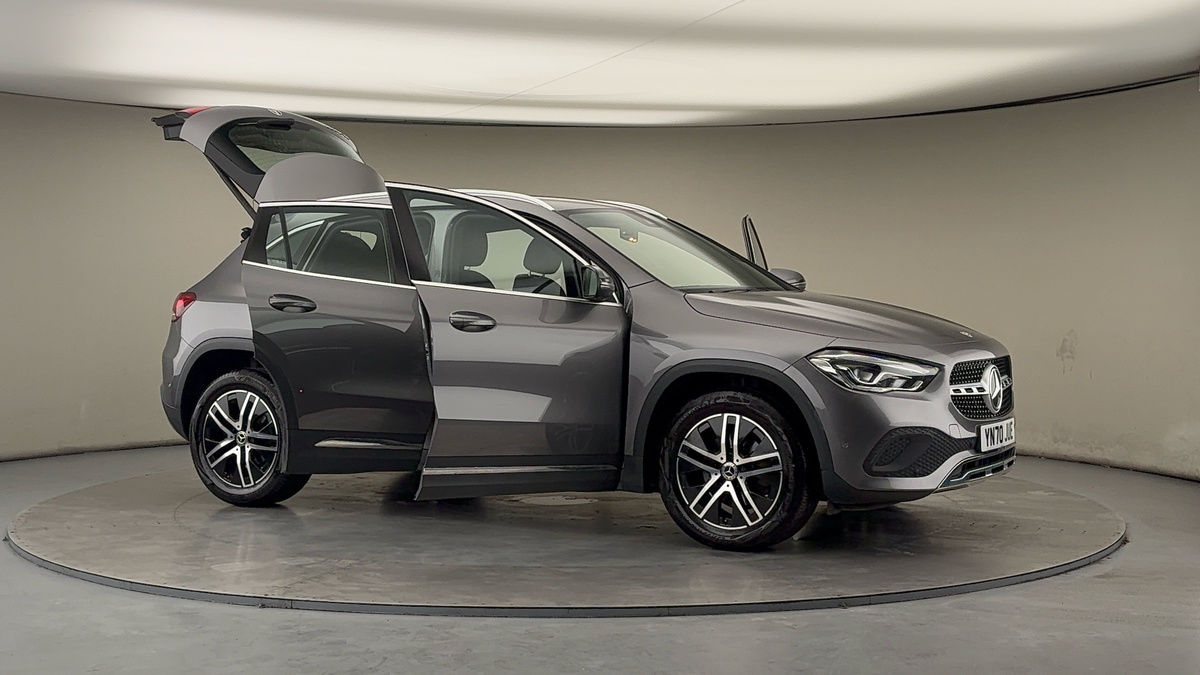 More views of Mercedes-Benz GLA