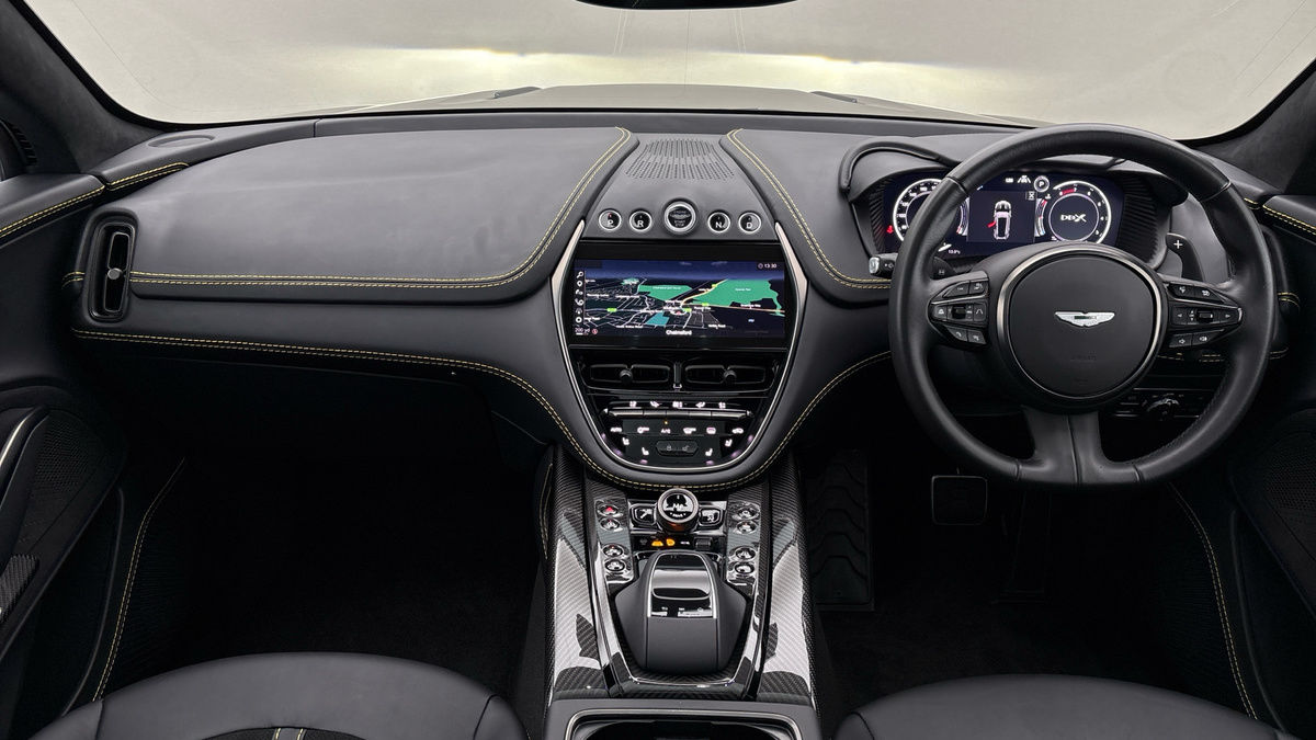 Aston Martin DBX Image 12