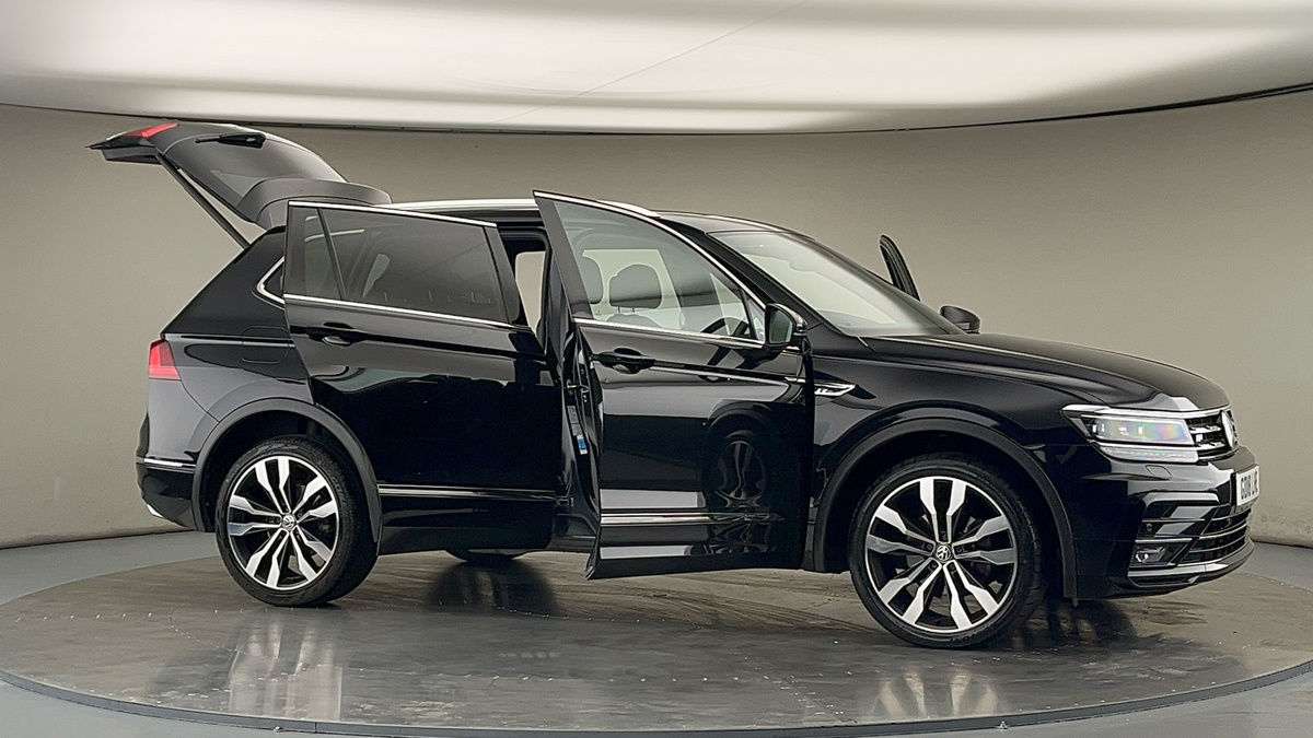 More views of Volkswagen Tiguan Allspace