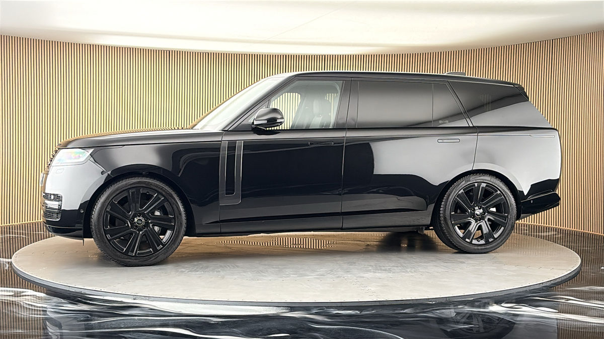 More views of Land Rover Range Rover