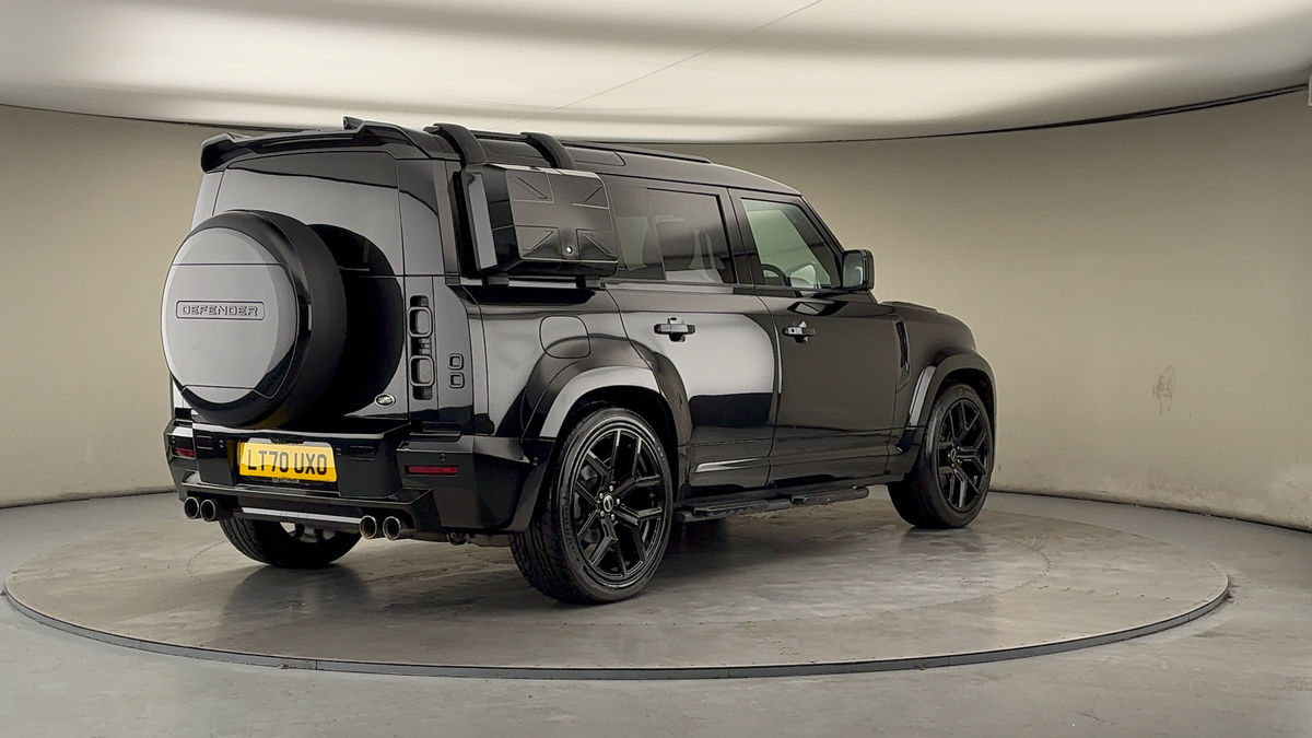 More views of Land Rover Defender 110