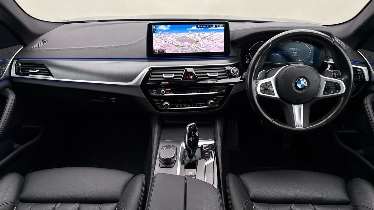 BMW 5 Series Image 12