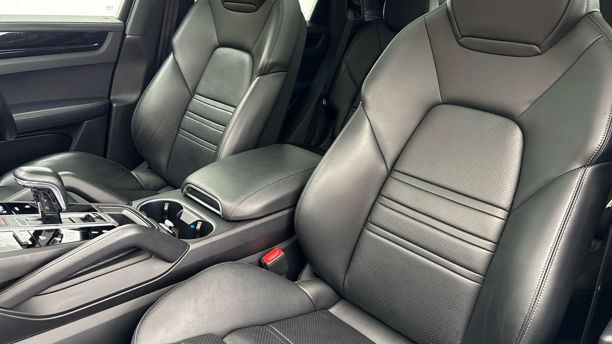 Porsche Cayenne Image 7