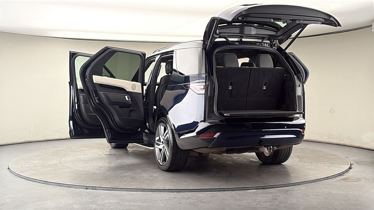 More views of Land Rover Discovery