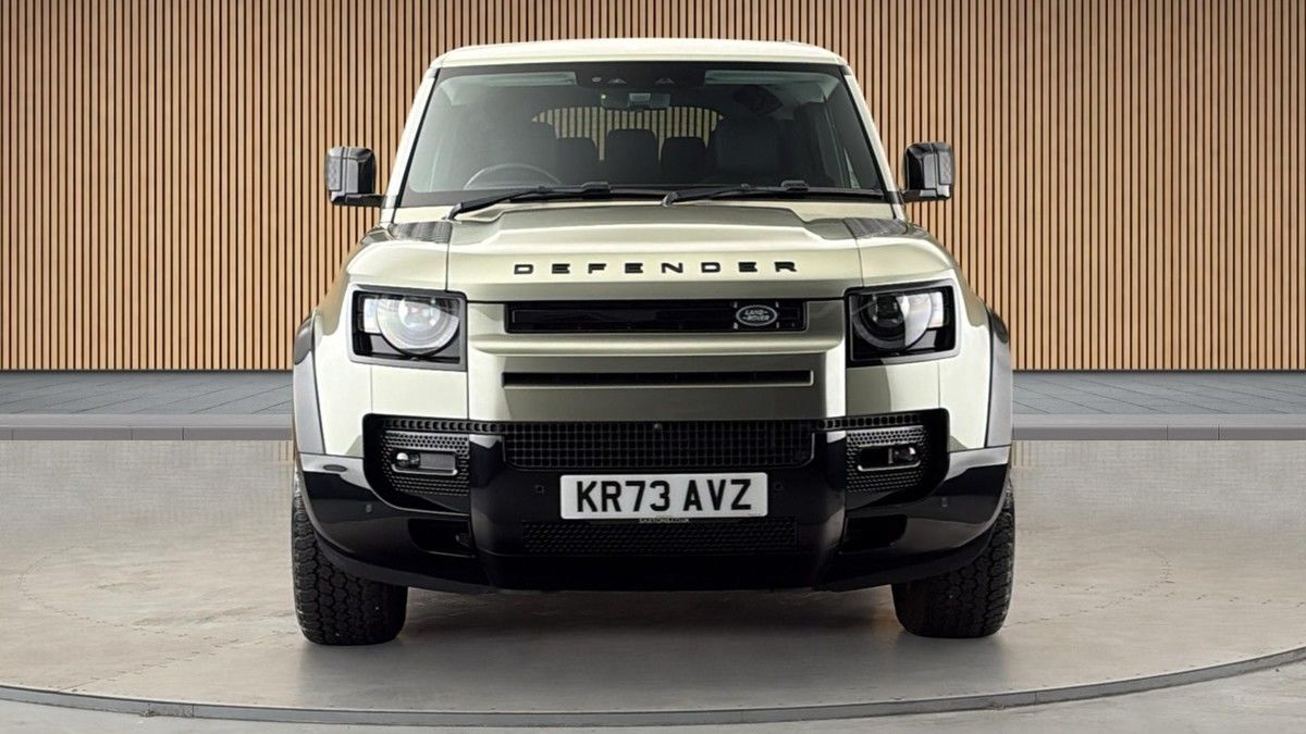 Land Rover Defender 110 Image 3