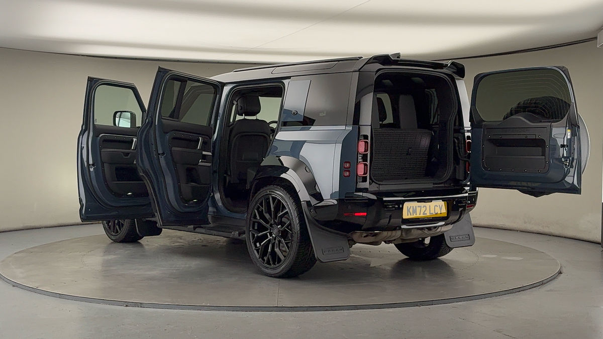 More views of Land Rover Defender 110