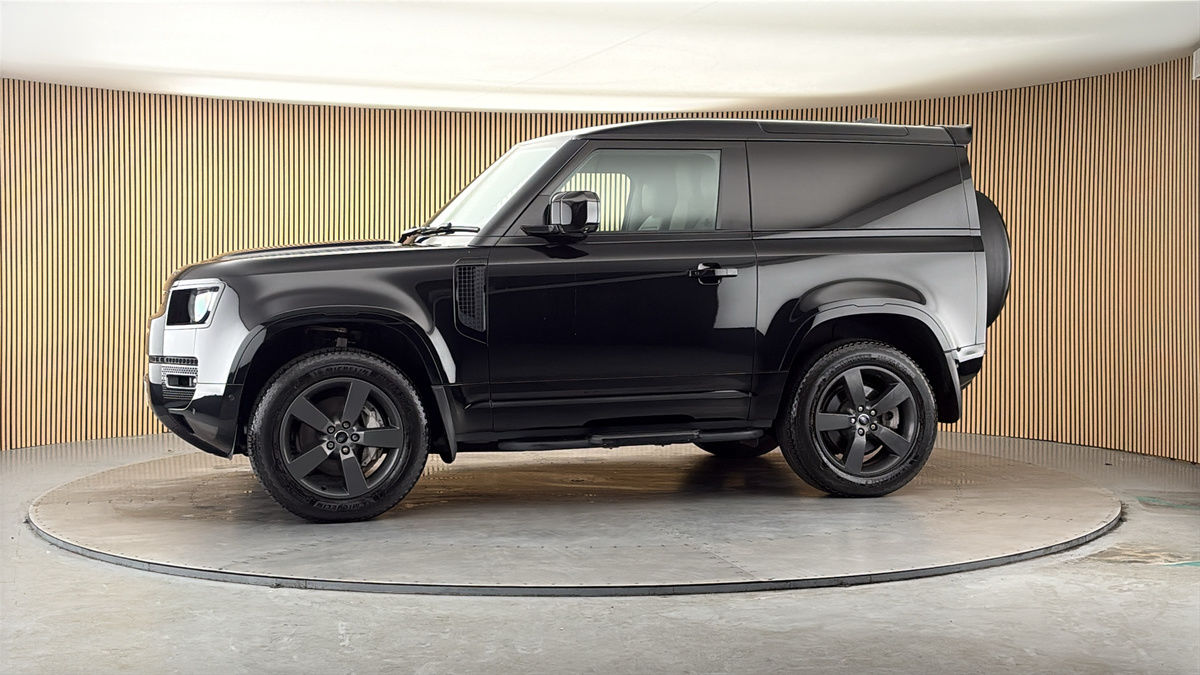 More views of Land Rover Defender 90