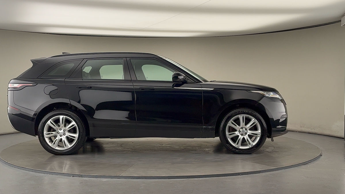 Land Rover Range Rover Velar Image 16