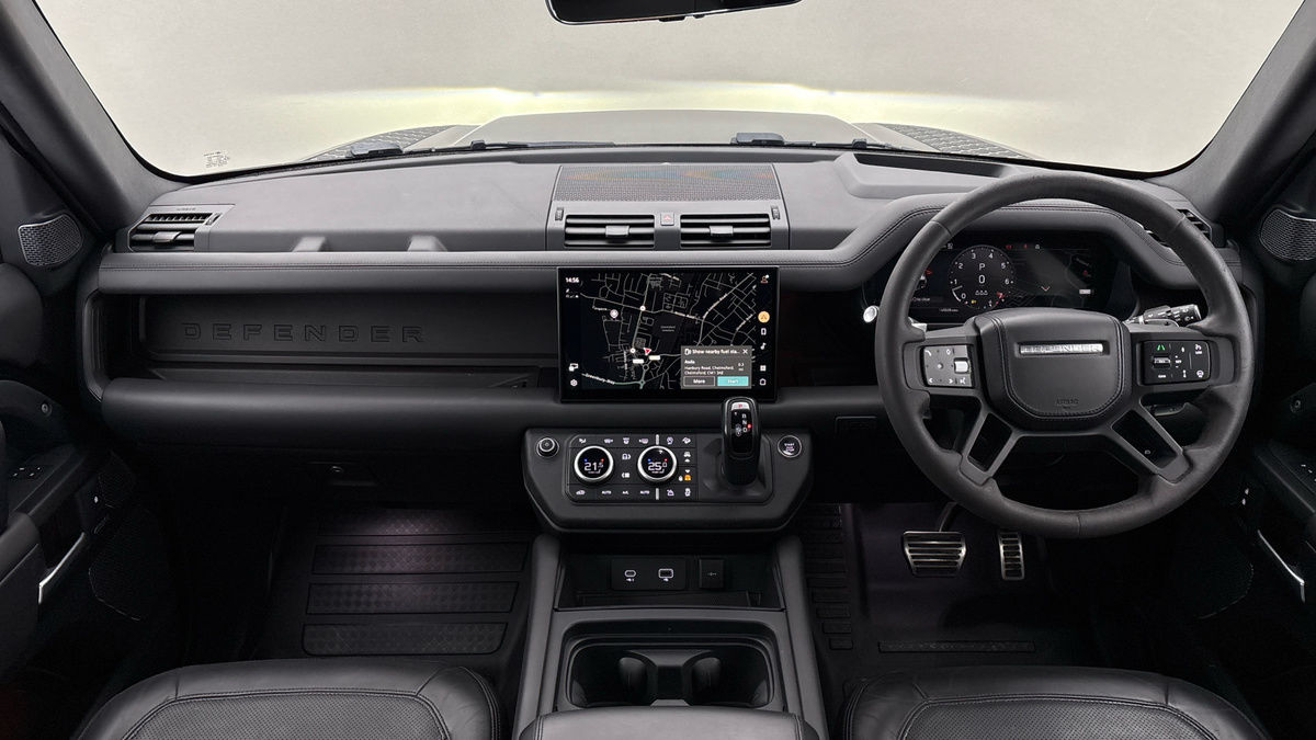 Land Rover Defender 110 Image 12