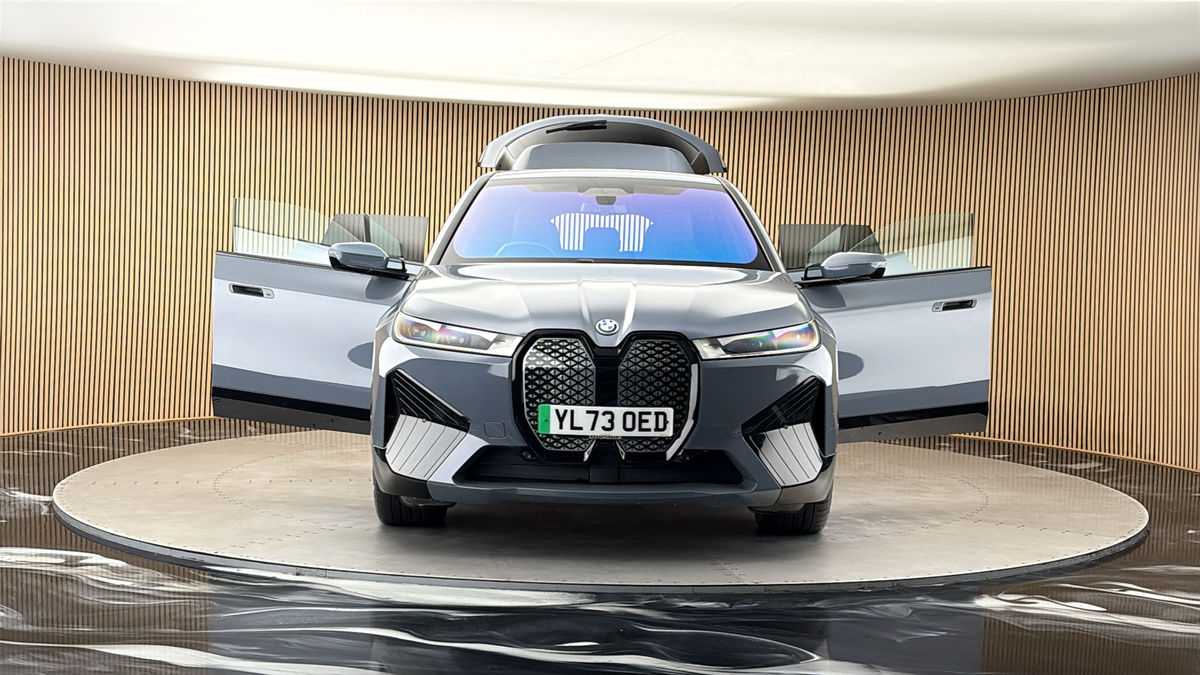 More views of BMW iX
