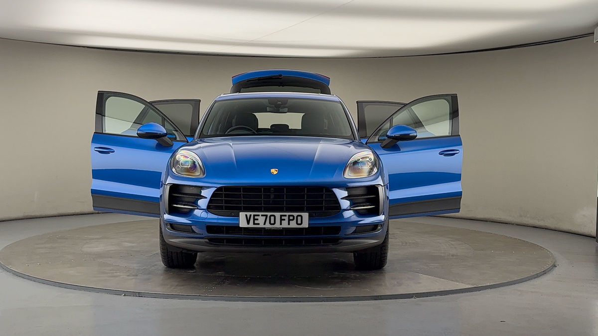 More views of Porsche Macan