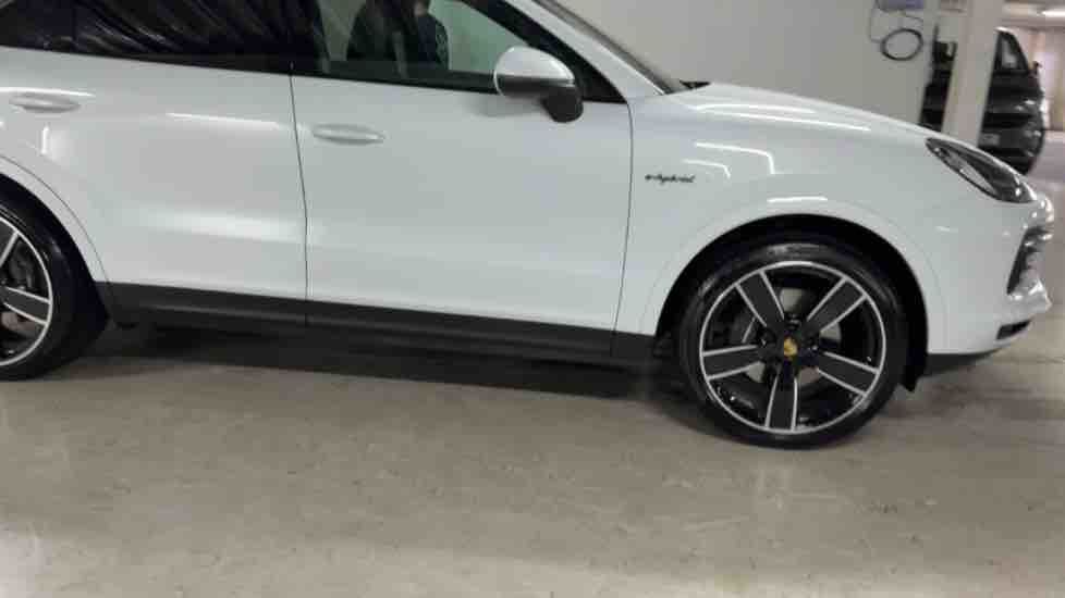 More views of Porsche Cayenne