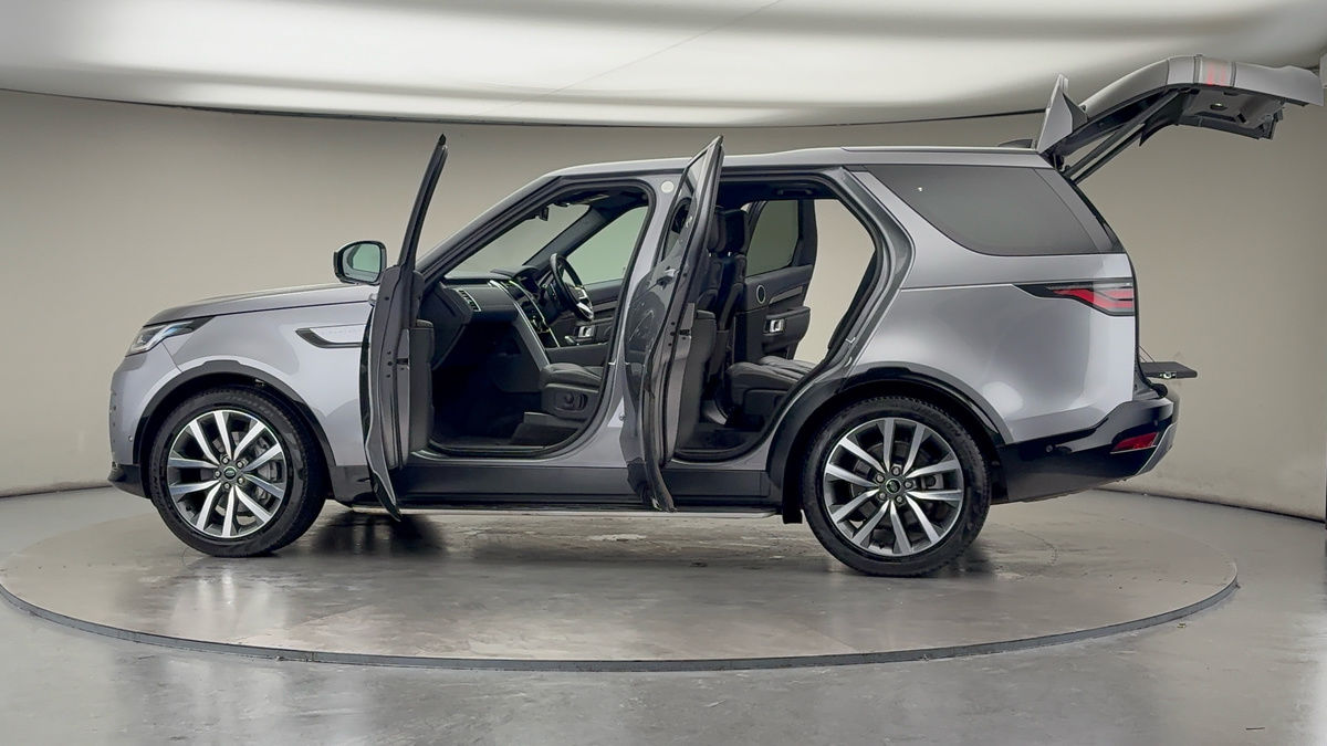 More views of Land Rover Discovery