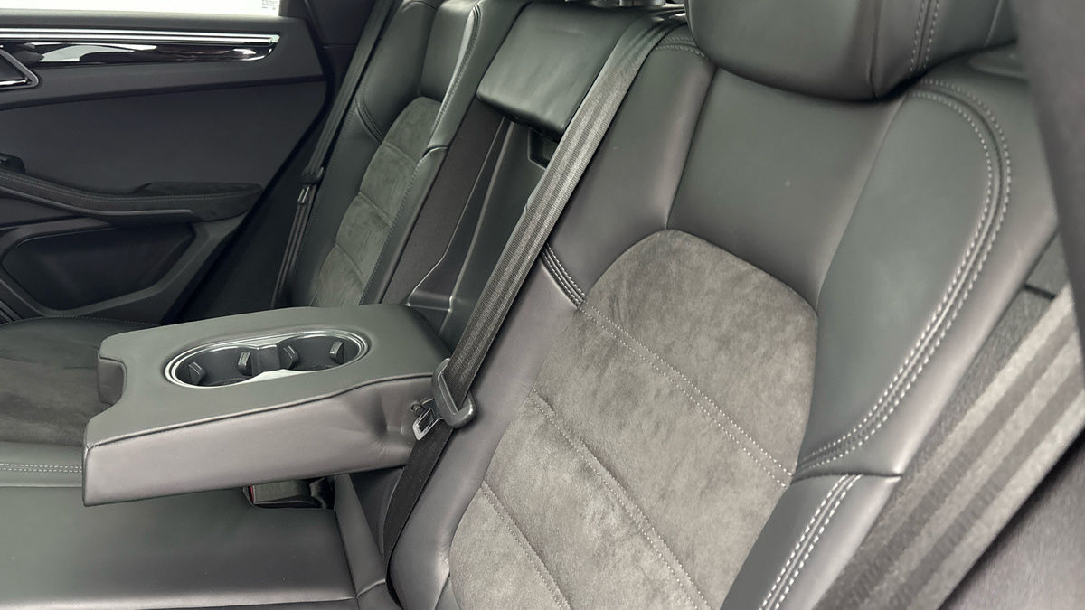 Porsche Macan Image 9