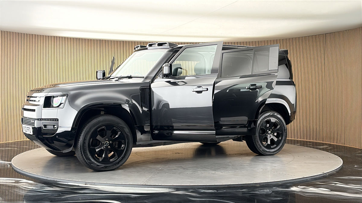 More views of Land Rover Defender 110