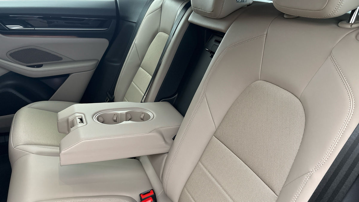 Porsche Macan Image 9