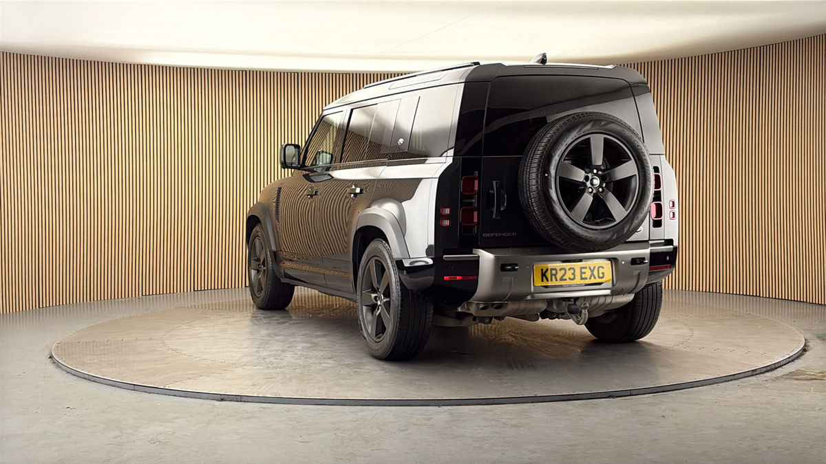 More views of Land Rover Defender 110