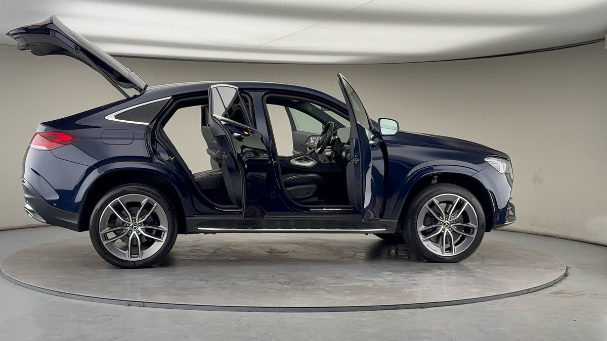 More views of Mercedes-Benz GLE