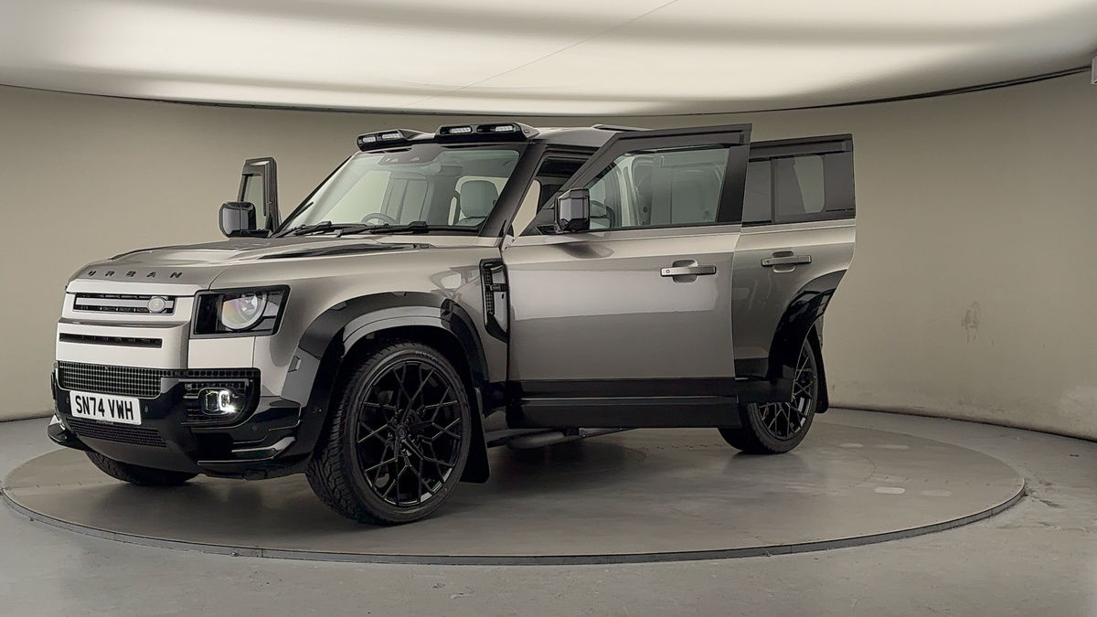 More views of Land Rover Defender 110