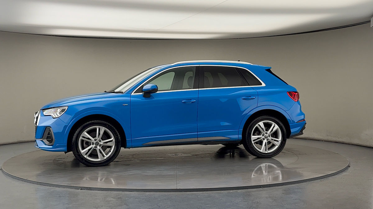 More views of Audi Q3