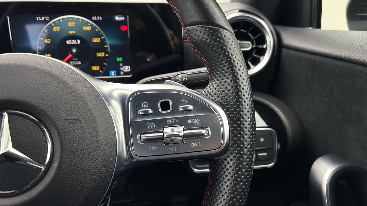 Mercedes-Benz A Class Image 14