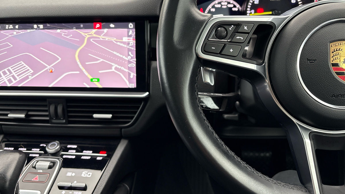 Porsche Cayenne Image 13