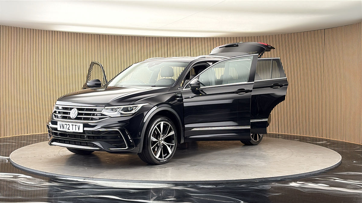 More views of Volkswagen Tiguan Allspace