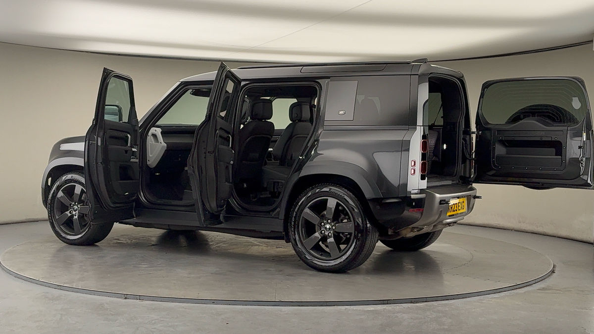 More views of Land Rover Defender 110