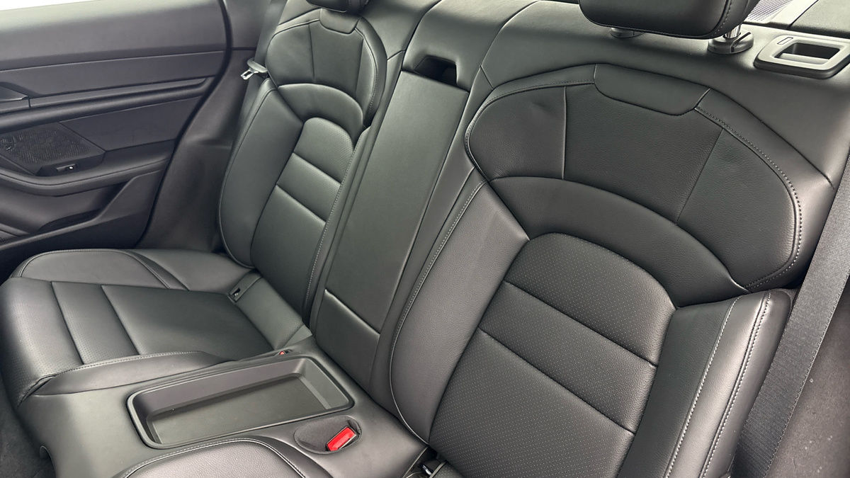 Porsche Taycan Image 8