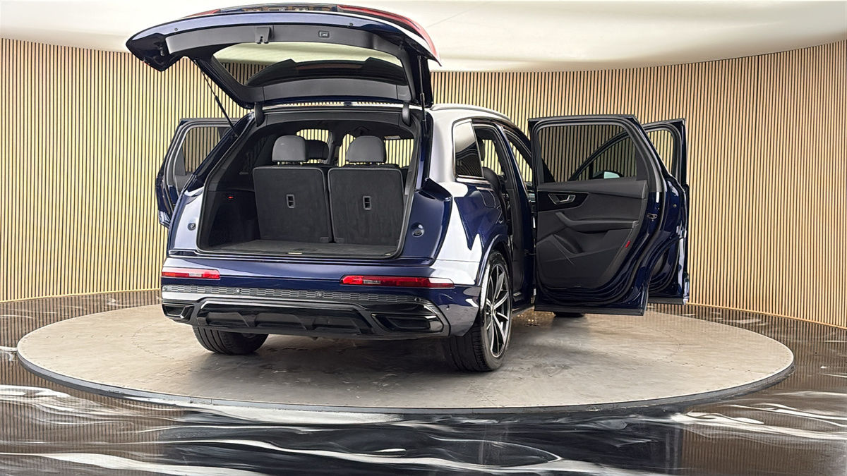 More views of Audi Q7