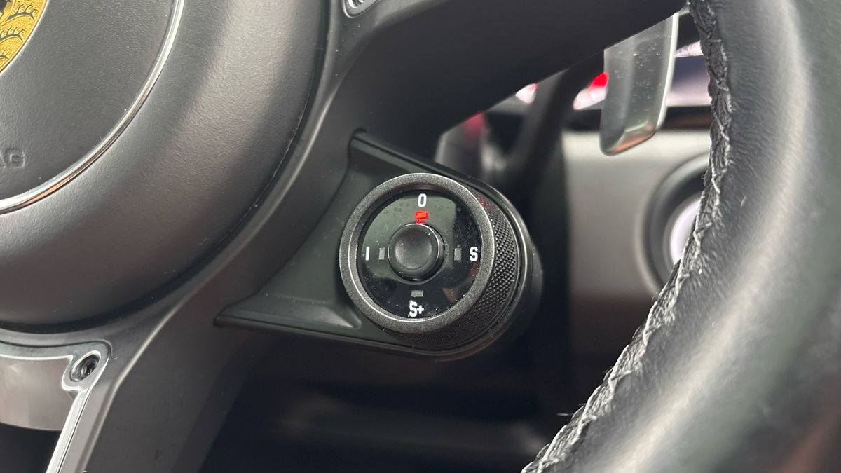 Porsche Cayenne Image 27