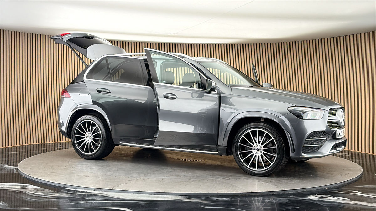 More views of Mercedes-Benz GLE