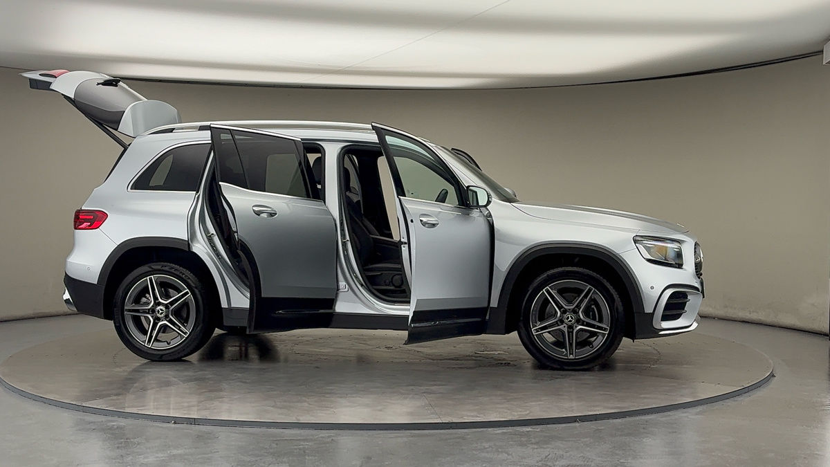 More views of Mercedes-Benz GLB