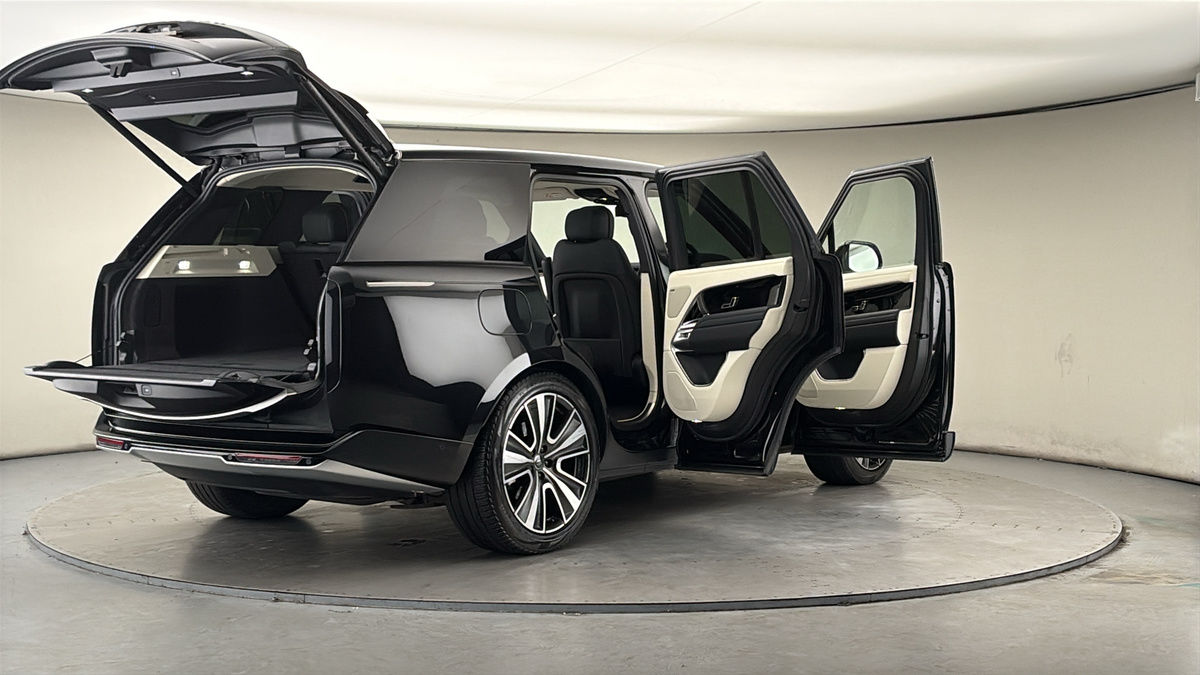 More views of Land Rover Range Rover