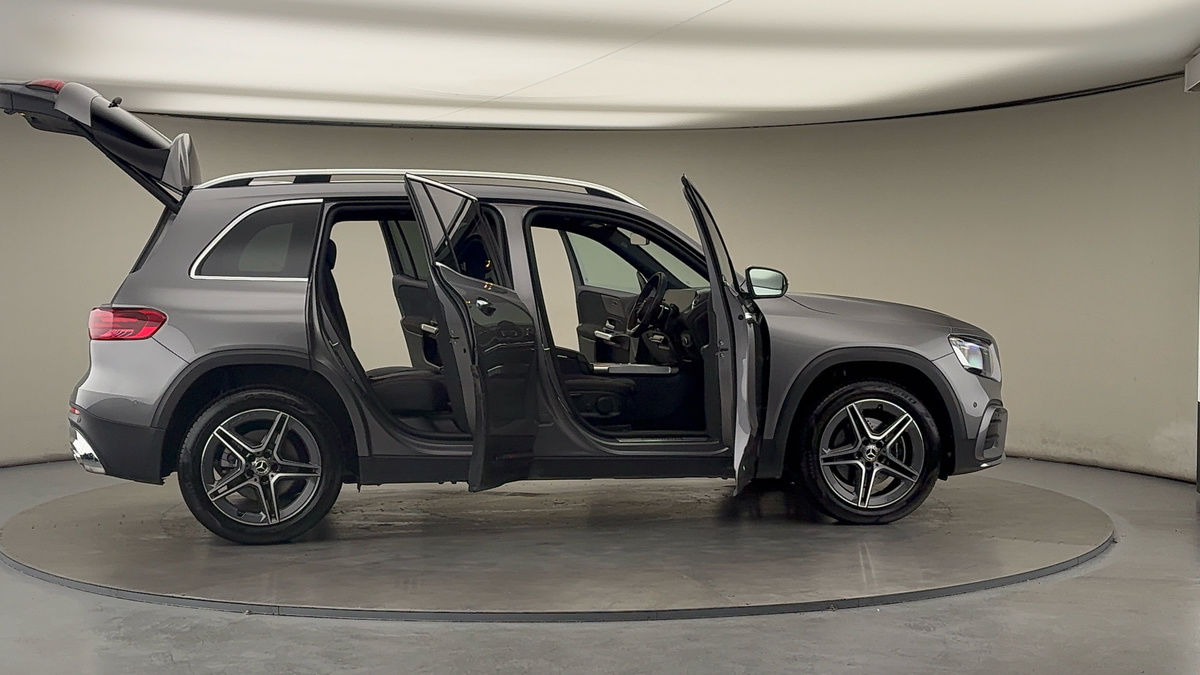 More views of Mercedes-Benz GLB