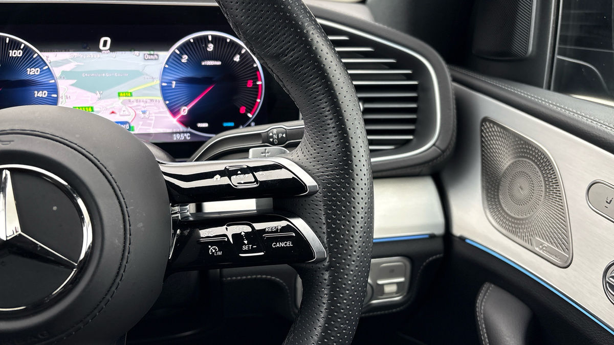 More views of Mercedes-Benz GLE