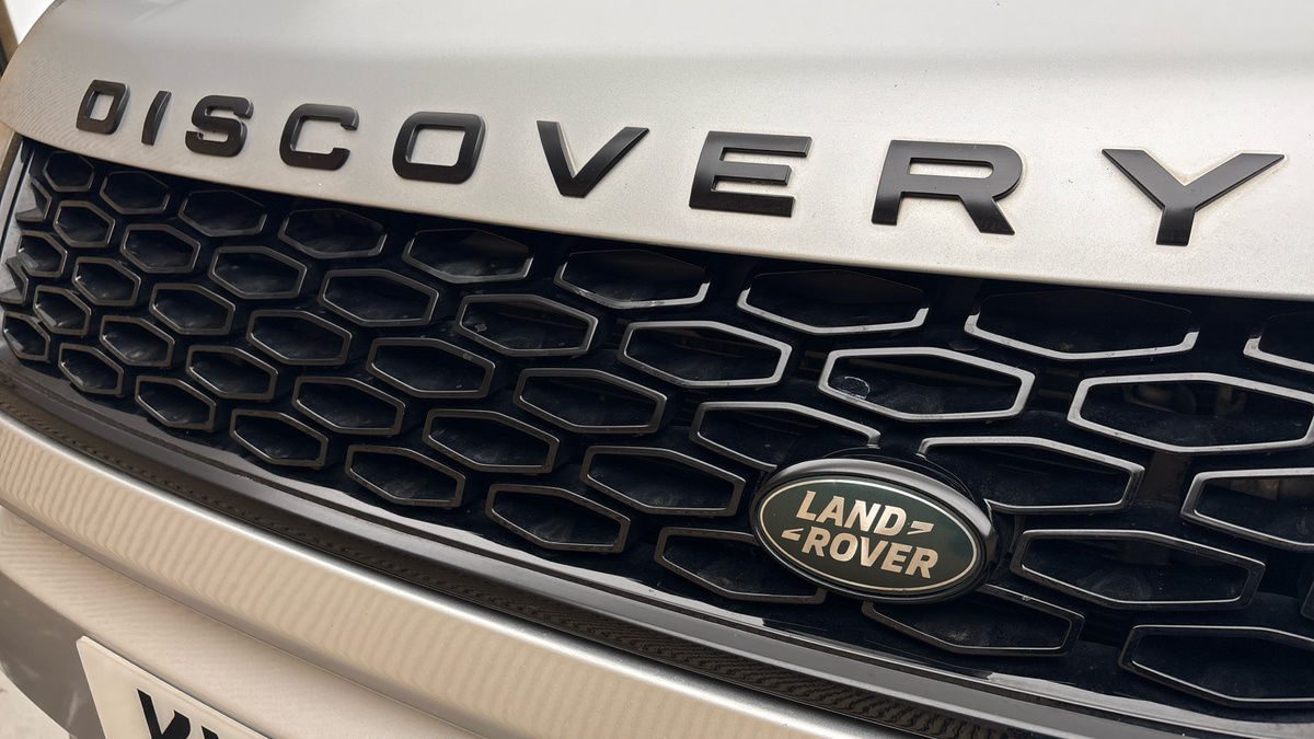 Land Rover Discovery Sport Image 24